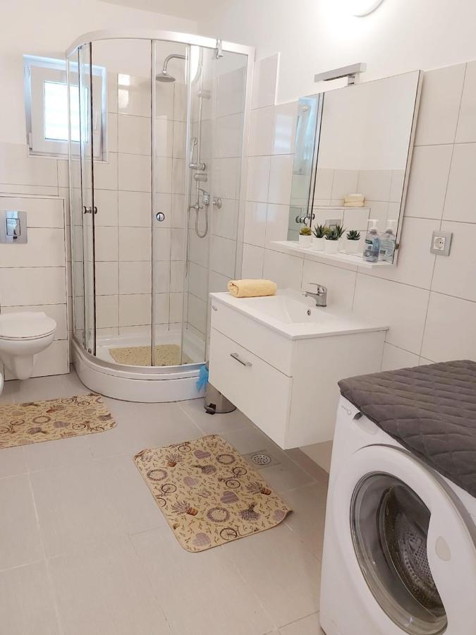 Kate Apartment Ровинь Экстерьер фото